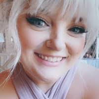 Sarah Hackney's Instagram, Twitter & Facebook