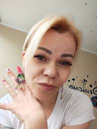 Това не са ли най-сладките жабки, които сте виждали🥰🥰🥰 Днес, в този  мрачен и мразовит ден Боряна Кючукова ме усмихна с тези невероятни обеци,  които със сигурност няма да останат незабелязани🤗 Благодаря