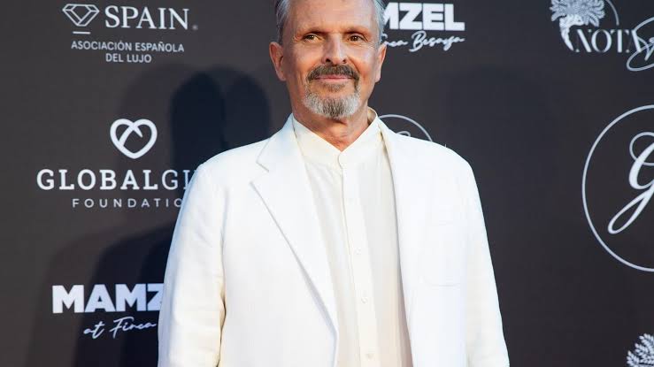 Miguel Bosé carga contra los ecologistas por los incendios de Ávila:  “Espero que en el próximo infierno sean ellos quienes se quemen”