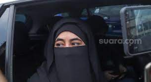 Umi Pipik Sakit Tumor Kelenjar Getah Bening Malah Dimanfaatkan Orang Jahat