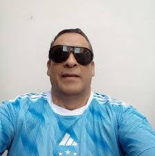 Benjamin Avelar's Instagram, Twitter & Facebook