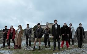 Series 3 begins with caputo's (nick sandow) new regime in place which appears to be kinder and gentler than the women are used to and some of the staff begin thanks to its blend of potent comedy and rich character work, orange is the new black remains a bittersweet pleasure in its third season. La Casa De Papel Ce Qu Il Faut Savoir Sur La Saison 3 Le Parisien