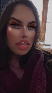 Eileen Aguilar's Instagram, Twitter & Facebook