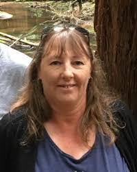 Lynette Robertson's Instagram, Twitter & Facebook