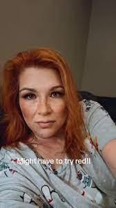 Denise Binns's Instagram, Twitter & Facebook