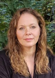 Leila Graves's Instagram, Twitter & Facebook