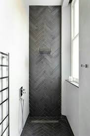 Fischgrate Als Muster Furs Wohnambiente 2020 Dusche Fliesen Fischgraten Wand Duschdesigns