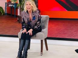 Laura bozzo programa de television. Indigna Vicente Fernandez A Laura Bozzo Reconozca Su Error Show News