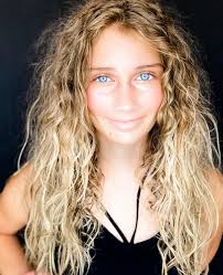 HOLLY DOSS OFFICIAL (@hollydossofficial) • Instagram photos and videos