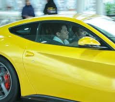 Mobil porsche boxster kuning trend otomotif terbaru trend via trendotomotif.com. Gambar Putera Mateen Pandu Kereta Sport Mewah Peribadi Viral Buat Ramai Wanita Makin Cair Kisah Dunia