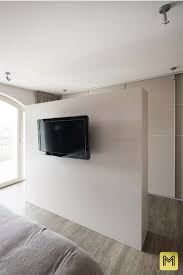 tv wand aan de ene kant kastruimte aan de andere interieurdesign slaapkamer slaapkamerdesign interieurinspir slaapkamerideeen slaapkamer tv kast ontwerpen