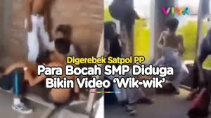 VivaCoid on X: [VIDEO] Aksi Satpol PP Grebek Pelajar SMP Diduga Buat Video  Porno t.coBBliShzzbQ youtube t.co6b3kqBQVI3  X
