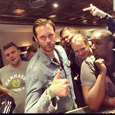 See more ideas about valter skarsgard, skarsgard brothers, guys. Alexander Skarsgard Love On Twitter News Photos Of Alexander Skarsgard With His Brother Valter And Friends At The Charles Dickens Restaurant In Stockholm September 2 2018 Source Bycharlesdickens Alexanderskarsgard Valterskarsgard