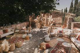 Low Key Lovers Will Obsess Over This Bohemian Mallorca Wedding At Fangar Junebug Weddings Junebug Weddings Wedding Bohemian Garden