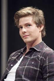 hunter parrish. <3