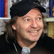 Uno degli artisti che, a partire dagli anni '80, maggiormente hanno fatto la storia della musica leggera italiana: Vivere Vasco Rossi Testo E Accordi Per Chitarra
