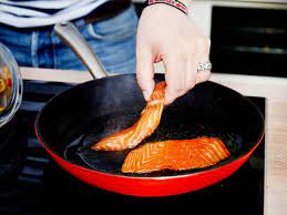 Worum handelt es sich dabei? Lachs Braten So Wird Der Fisch Perfekt Lecker