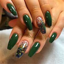 See more ideas about nails, nail art, nail designs. Elegant Emerald Christmas Green Nail Designs You Shoud Do For The Coming Valentine S Day Emerald Green Ch Green Nail Designs Green Nails Winter Nails Acrylic