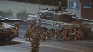 15 temmuz darbe girişimi sırasında atatürk havalimanı'nda tankın önüne yattığı görüntüsü ile tanınan metin doğan, o gece yaşananları anlattı. 15 Temmuz Sanigi General Aydogdu Tanklari Koprulere Darbe Icin Gondermedim