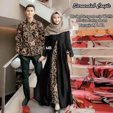 Ladies, menghadiri pesta pernikahan teman atau sanak saudara memang menyenangkan jika ditemani pasangan. Jual Seragam Batik Couple Sarimbit Batik Kondangan Remaja Kekinian Mkr28 Kota Pekalongan Batik Mekar Wangi Tokopedia