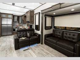 Top 4 fifth wheels with front living rooms. 2020 Keystone Montana Review You Ll Love This Full Profile Luxury 5th Wheel Rv Country Blog