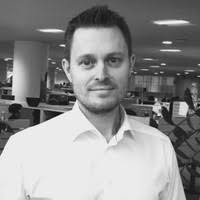 90+ perfiles de «Marcus Lind»