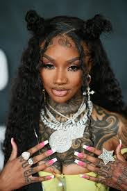 Delois Ford's Instagram, Twitter & Facebook