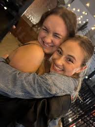 Hi I'm Georgia, I'm 22 and will be studying an Msc in Science Communication  in September and I'm looking for a room/ flatmates to live with. Budget is  £600 a month ish