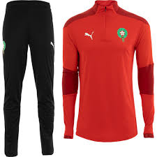 Heb jij het nieuwste nederlands elftal shirt al in huis, of wil je net als oranje of de oranjeleeuwinnen trainen in het nieuwste trainingspak? Puma Marokko Zip Trainingspak 2020 2021 Rood Zwart Voetbalshop Be