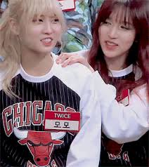 Tenya quickly organize the class to face this crisis: How U Doin Mina Giving Momo A Massage