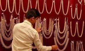 Daily and latest gold rates, daily price trend weekly, monthly and yearly. Gold Rate In Hyderabad Bangalore Kerala Visakhapatnam Today Goes Up On 06 December 2020