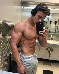 Cute guys, college boys, frat bros & jock dads — ✓