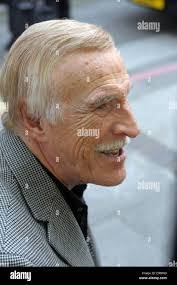 Johnny Armstead's Instagram, Twitter & Facebook