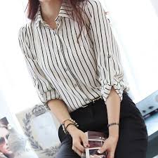 Inspirasi padu padan motif stripes agar penampilan kamu. 24 Kemeja Wanita Garis Terpopuler