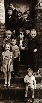 Cops discovered the sexually depraved couple would pick up or abduct girls from bus stops around gloucester and imprison and torture them for several days before killing them. Coxy On Twitter Historyinpics Bob Dylan Liverpool 1966 By Barry Feinstein Http T Co Iwumokmbid Looks Like A Young Fred West Top Left