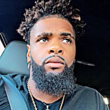 New look, same Buzz ⚡️ Game 6 Combo vs Virginia Tech #StingEm 🐝