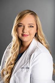 Taylor Pieper's Instagram, Twitter & Facebook