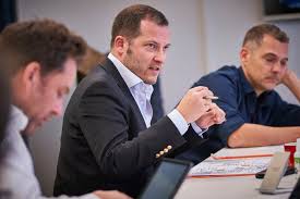 How to get a cure and a therapeutic and a vaccine, all of those things. So Dicht An Bild Dass Man Ausser Bild Nichts Mehr Sieht Ubermedien