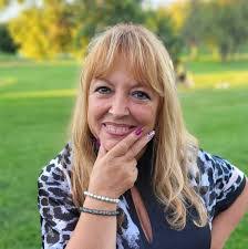 Karen Milla's Instagram, Twitter & Facebook