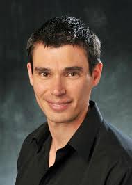 David Shneer performs "Art is My Weapon," conducts research in Paris