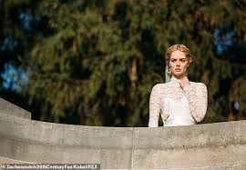 Career read about her projects. Samara Weaving Spielt Eine Neue Rolle Als Ehemalige Playboy Hase Holly Madison In Einer Neuen Tv Serie Aktuelle Boulevard Nachrichten Und Fotogalerien Zu Stars Sternchen