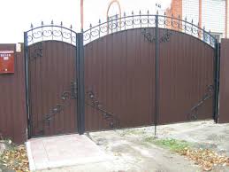 Collection of old pictures from black and white or color prints. Gates Made Of Corrugated Flooring 50 Photos How To Make A Fence With A Wicket From Metal Profile And Professional Sheet With Your Own Hands