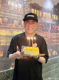 He is best known for his song big fish, which has won 8 awards. S5 éŠæˆ²é¤¨