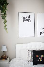 Photos de bureaux avec des couleurs similaires. Home Decor Farmhouse Modern Guest Room