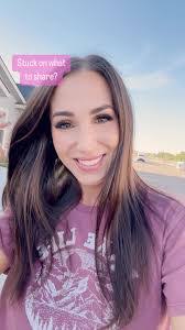 Hilary Stowell's Instagram, Twitter & Facebook