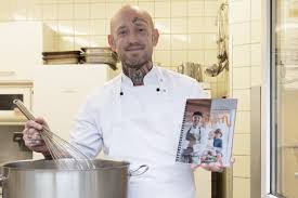 Es ist möglich, zwischen vielen menüs zu wählen. Kita Kochbuch Leckere Kitakuche Fur Zuhause Bei Uns Kocht Bjorn Der Kita Brassertstrasse Ab Sofort Erhaltlich Essen De