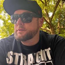 90's..Joseph's for my new kicks. Being followed around asking if I needed  help with anything. Anybody remember the smaller sneaker store closer to  orthodox but