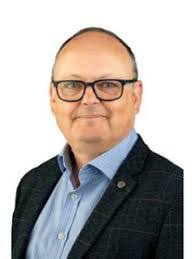 Robert Brigden's Instagram, Twitter & Facebook