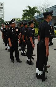 Si suami yang dikenali sebagai chinnar yadav bertindak memenggal kepala isterinya yang dikenali sebagai vimala. Pemeriksaan Balai Polis Kepala Ipd Seberang Perai Utara Facebook