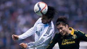 Sikap otot leher ketika menyundul bola dalam permainan sepak bola adalah. Teknik Cara Menyundul Bola Atau Heading Dalam Sepakbola Lengkap